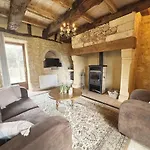 Casa de Férias Charming 2-4p With Heated Pool & Terrace - Le Bleuet
