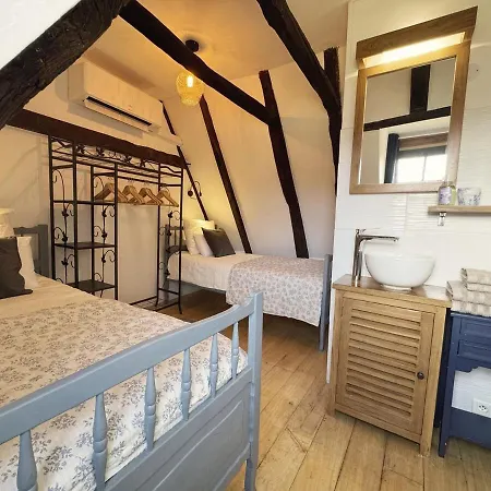 Charming 2-4p With Heated Pool&terrace Hébergement de vacances Meyrals