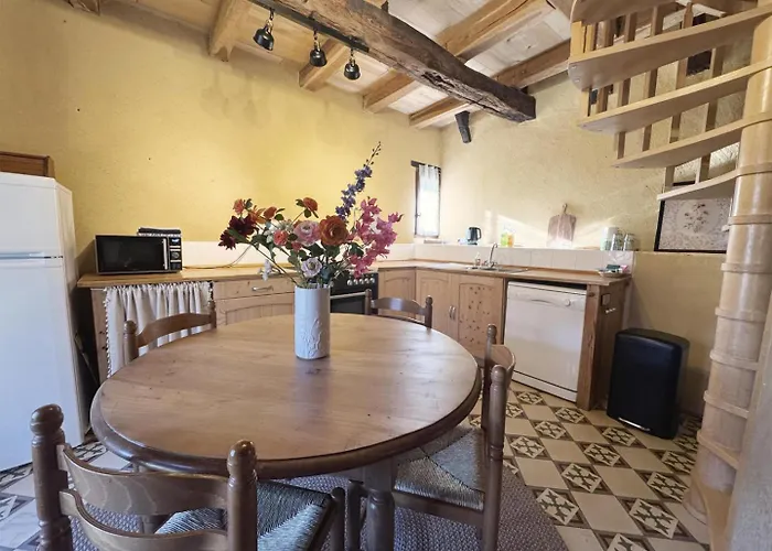 Charming 2-4p With Heated Pool & Terrace Vakantiehuis