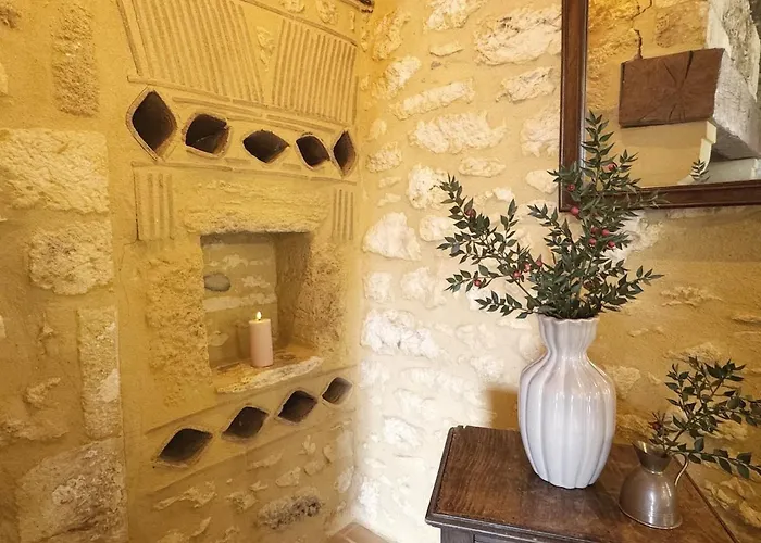 Vakantiehuis Charming 2-4p With Heated Pool & Terrace *